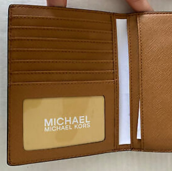 MICHAEL KORS Logo Passport Case - Picture 3 of 3